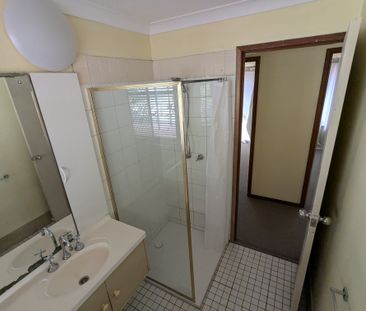 5 Gill Court, Bundamba QLD 4304 - Photo 2