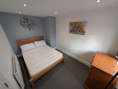 2 bedroom semi-detached house to rent - Photo 3