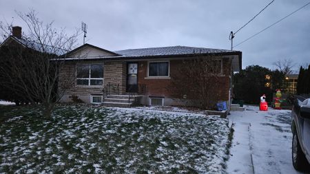 For Lease - 611 Geneva Street Unit# upper, St. Catharines, Ontario - Photo 2