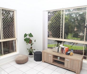Quiet 3 bedroom townhouse - Photo 2