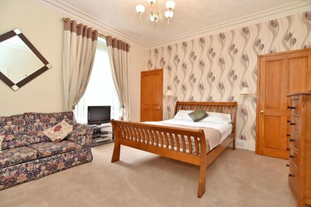 The Larches, 12A Queen Street, AB24 4EG, Aberdeen - Photo 2