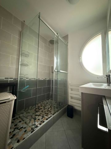 3 pièces - Meublé - 75 m² - 3ème étage - Colocation non autorisée - Photo 4