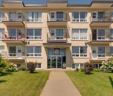 Le Fontainebleau Apartments | 2415 Chemin Sainte-Foy, Quebec - Photo 1