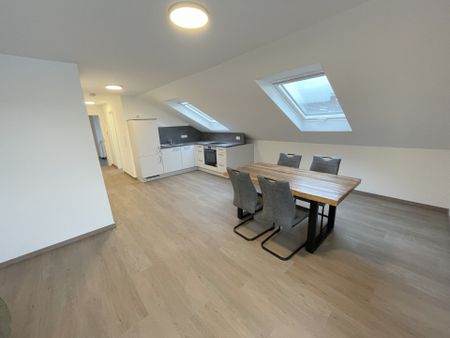 Bonn-Beuel: Schicke, möblierte Dachgeschosswohnung – sofort einziehen und wohlfühlen! - Photo 4