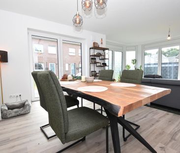 Neuwertige Doppelhaushälfte mit Einbauküche und Carport im Stadttei... - Photo 1