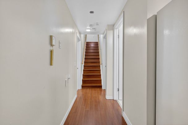 For Lease - 212 Holbeach Crescent Unit# 1 BED ROOM, Waterloo, Ontario - Photo 1