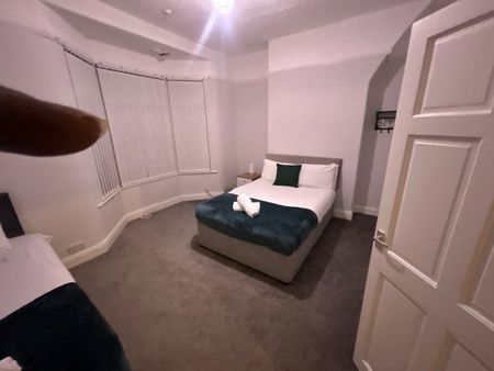 3 Bed Terraced House, Armley Road, L4 - Photo 4