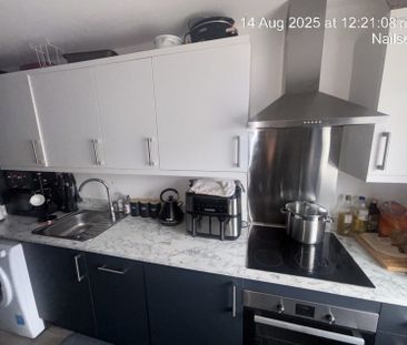 1 Bed Flat - Photo 1