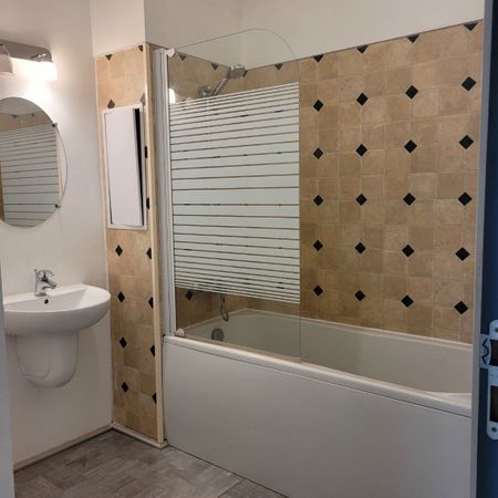 Location Appartement 3 pièces 60m² VIESLY 59271 - Photo 5