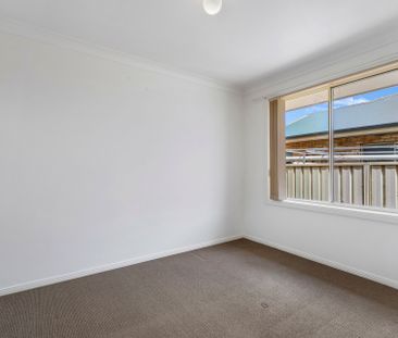 Immaculate Three Bedroom Duplex! - Photo 5