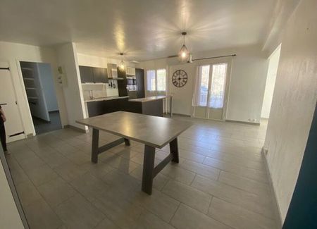 Appartement à louer 4 pièces • 73,78 m2 Toulon - Photo 3