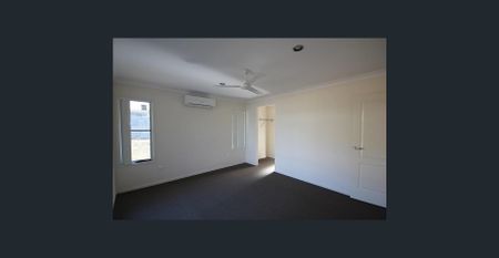 Spacious Comfortable Living Huge Yard - Photo 4