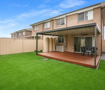 MODERN FOUR BEDROOM TOWNHOUSE IN GREAT LOCATION! - Photo 3