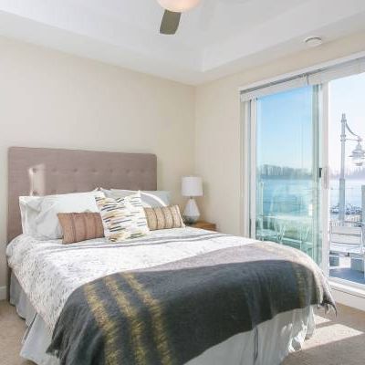 Waterfront 1 bedroom apartment with in-suit laundry - Photo 3