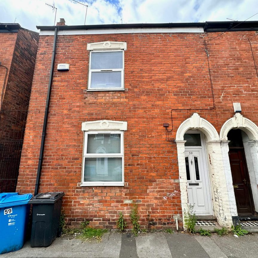 House share to rent on - Photo 1