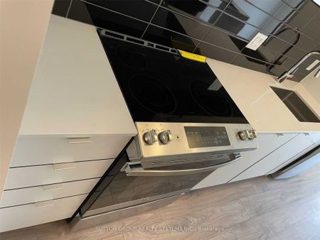 For Lease - 4065 Confederation Parkway Unit# 1106, Mississauga, Ontario - Photo 3