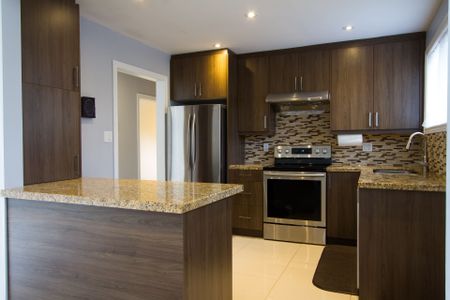 For Lease - 40 Foreht Crescent Unit# Main, Aurora, Ontario - Photo 3