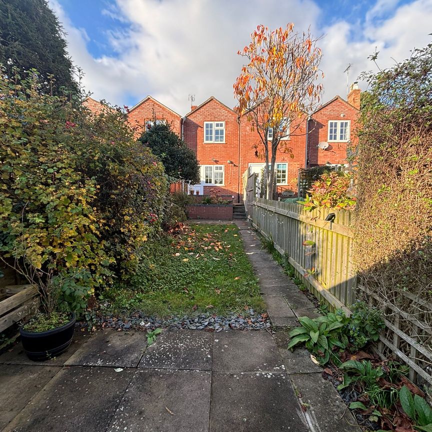 2 bed terraced house to rent in New Street, Kenilworth, CV8 - Photo 1