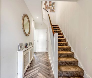 17 Larkfield View, Clay Farm, Leopardstown, Dublin 18, County Dublin - Photo 2