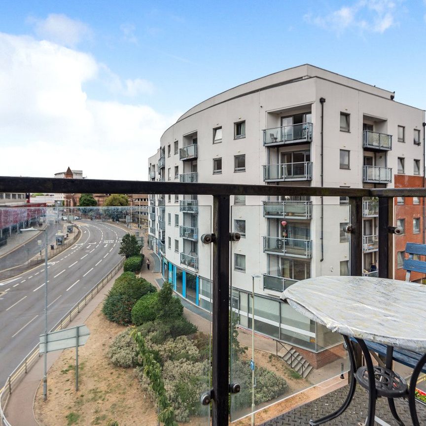 2 bedroom apartment to rent - Photo 1