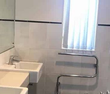 Spacious 5 Bedroom house at Flat Bush - Photo 2