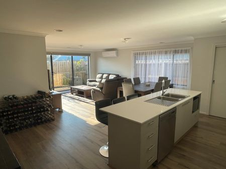 Modern Family Home in Excellent Location! - Photo 4