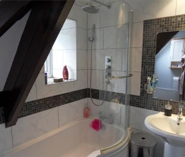 2 Bedroom Semi-Detached House - Photo 6