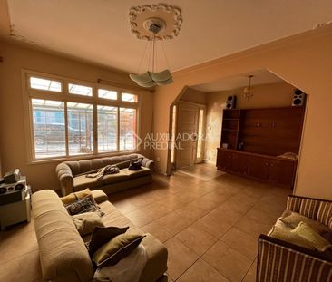 Casa com 4 quartos e 240m² para alugar em Floresta, Porto Alegre. - Foto 2