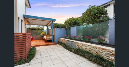 Modern Coastal Townhouse - Photo 4