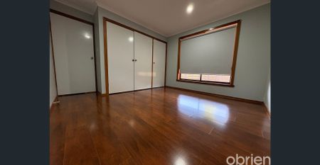 Freshly Painted 3 Bedroom Unit in Convenient Location - Photo 3