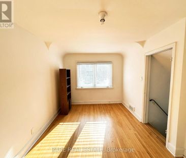 46 DUNBLAINE AVENUE - Photo 1