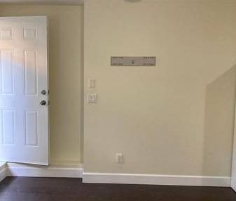 Cozy 1 Bedroom/1 Bath Basement Suite for Rent – All Utilities & WiFi - Photo 4