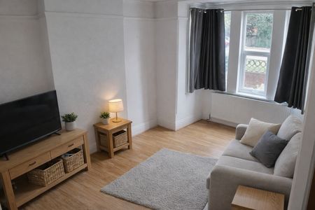 Room in a Shared House, New Bedford Road, LU3 - Photo 2