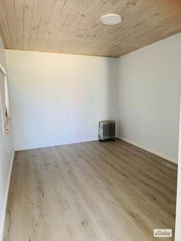 Charming Coastal Living in Seaspray - Photo 5