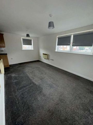 Lowbridge Court, Liverpool, L19 - Photo 5