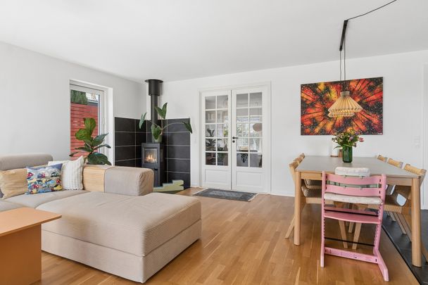 Renoveret etplansvilla med fantastisk planløsning og udsigt over Aarhus - Photo 1