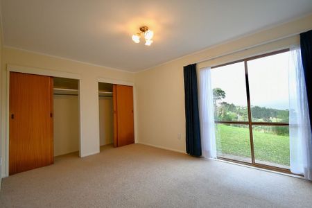 Charming 3BR Townhouse in Normandale! - Photo 3