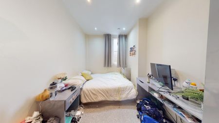 4 bedroom flat to rent - Photo 3