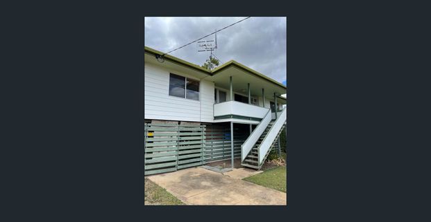 3 BEDROOM HIGHTSET IN A QUIET STREET! - Photo 1