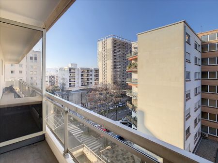 T1 MEUBLE – 23 m2 – BALCON – PARKING – 69006 LYON – Réf. 2480 - Photo 3