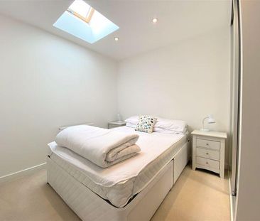 1 bedroom coach house to rent - Photo 4