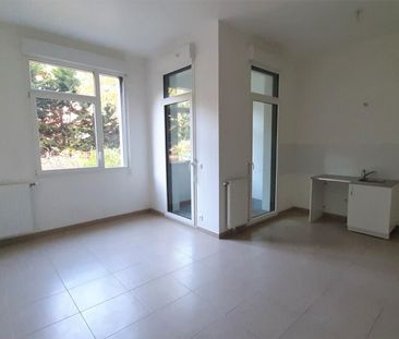 location Appartement T2 DE 44.8m² À VELIZY-VILLACOUBLAY - Photo 3