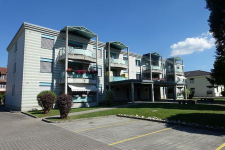 Appartement de 4 pièces au rez-de-chaussée avec balcon - Photo 2