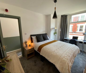 Luxury 5-Bed, 5-Bathroom Student Home – Kensington, Liverpool Room 3 - Photo 2