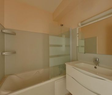 Location Appartement 2 pièces 56m² CHATELLERAULT 86100 - Photo 4