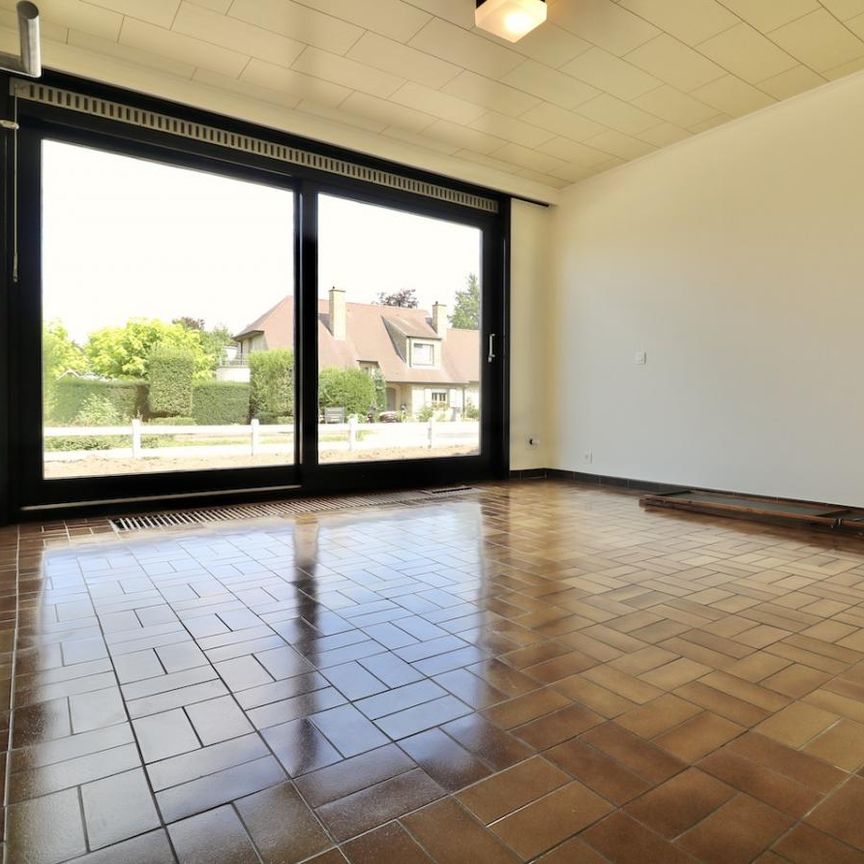 Ruime villa met 4 slp, tuin, 2 terrassen en 2 garages voor 1.250 EUR/mnd - Photo 1