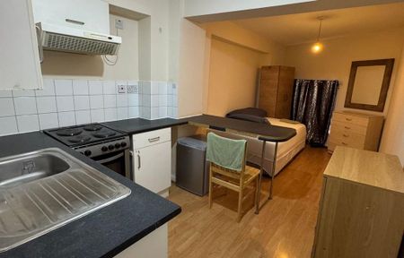 Studio to rent - Photo 2