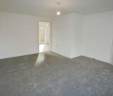 3 bedroom detached house to rent - Photo 2