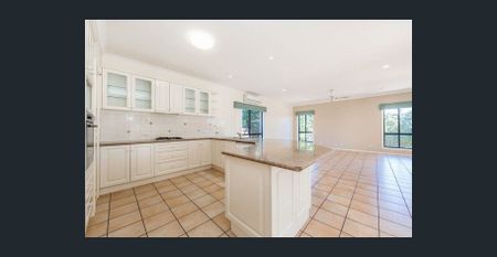 Large 4-Bedroom Home for Rent in Bridgeman Downs! - Photo 4