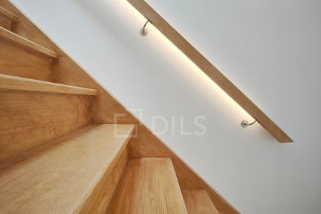Apartamento T2+1 duplex, renovado e mobilado, em Arroios - Foto 2